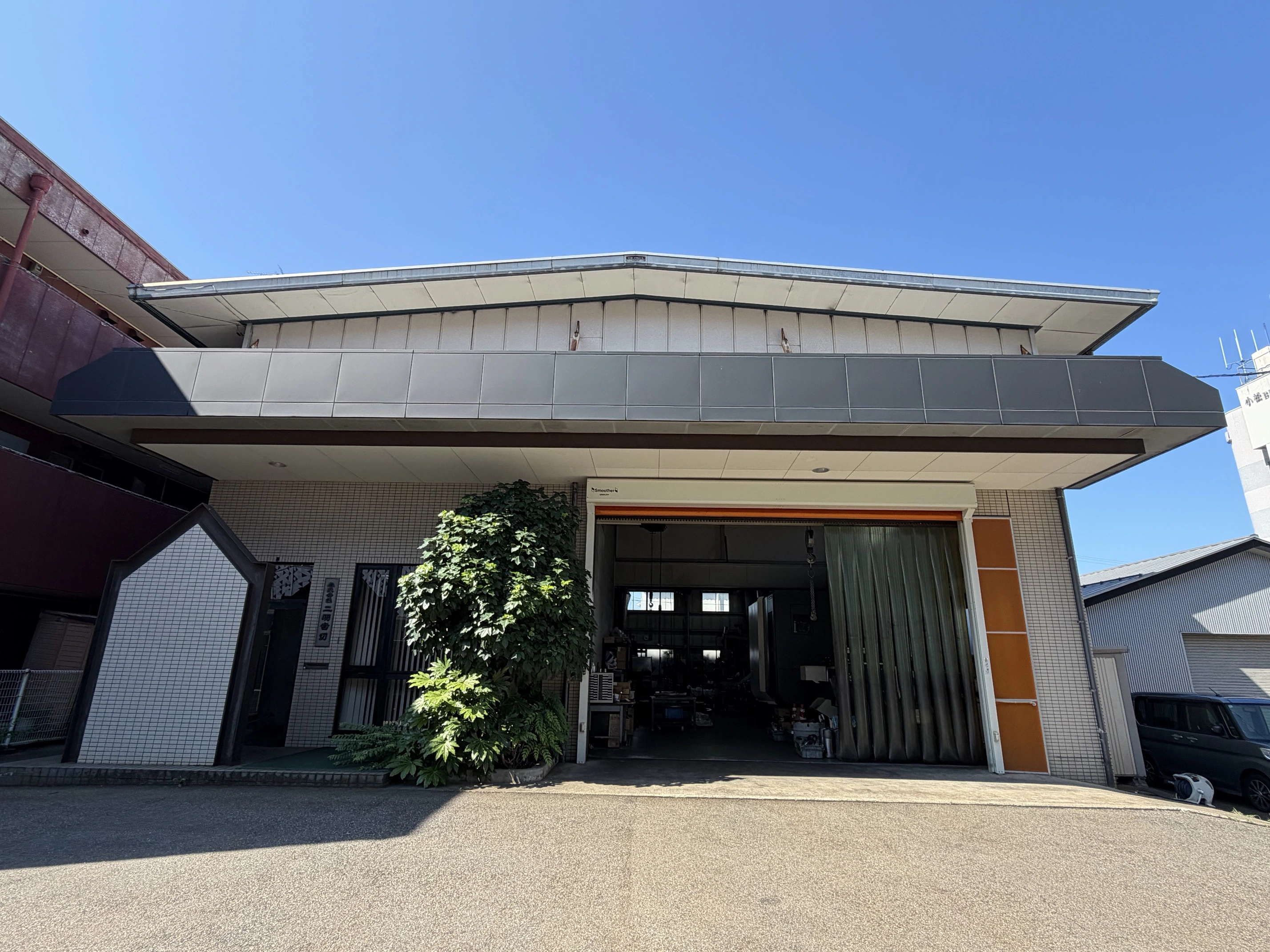 二羽歯切の工場外観